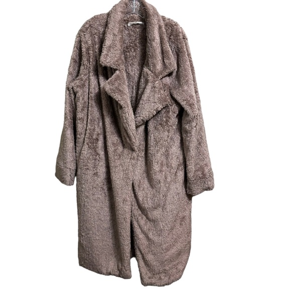 Lovers + Friends x REVOLVE Teddy Faux Fur Coat - Picture 7 of 9